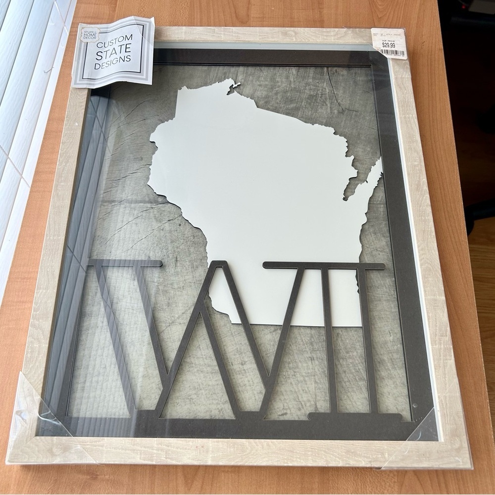 New Stupell home decor wall hanging picture of Wisconsin state design